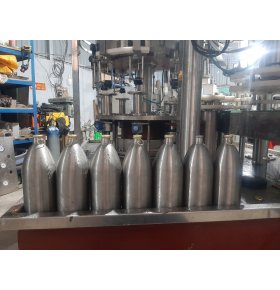 MÁY CHIẾT VÀ ĐÓNG NẮP 8 VÒI
